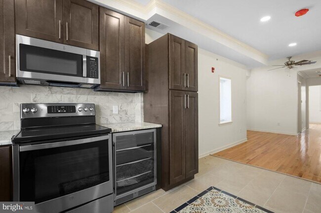 Building Photo - 2528 E Allegheny Ave