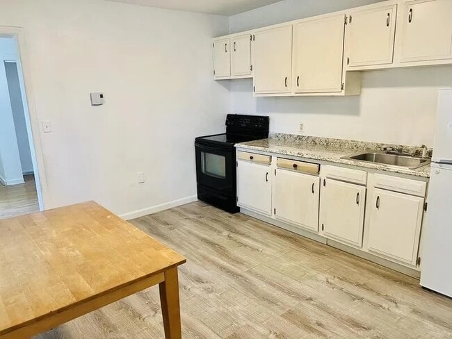 Building Photo - 29 S 7th St