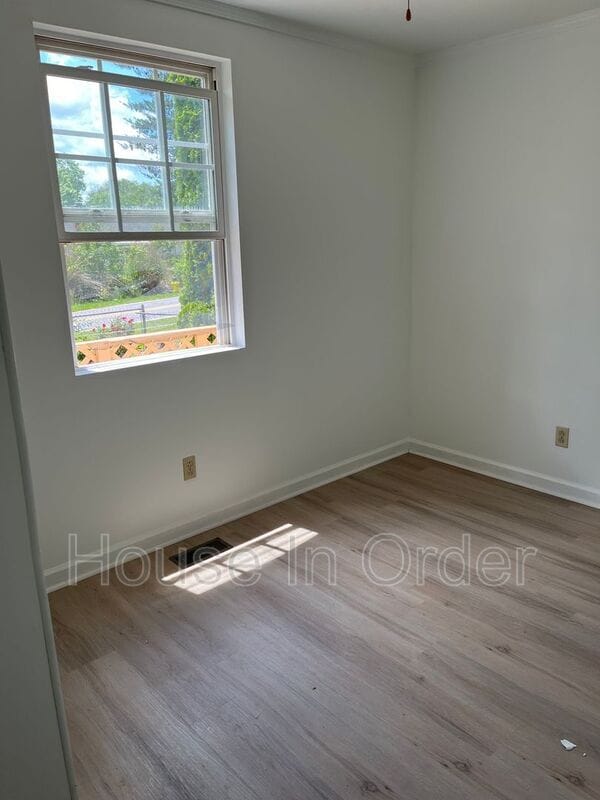 Building Photo - 4 Katra Ln