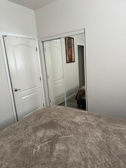 Building Photo - 3008 S Sallee Ct