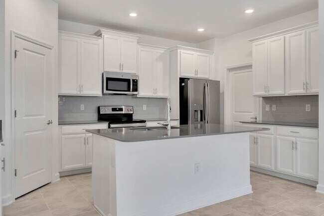 Building Photo - Stunning 4BR Eastham Plan in Pine Glen | Solar Home with Resort-Style Amenities in St. Cloud, FL