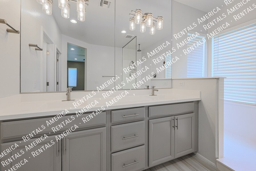 Building Photo - 7090 W Jasper Dr