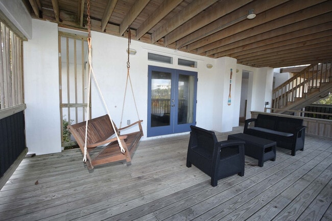 Building Photo - 62 Moody Dr