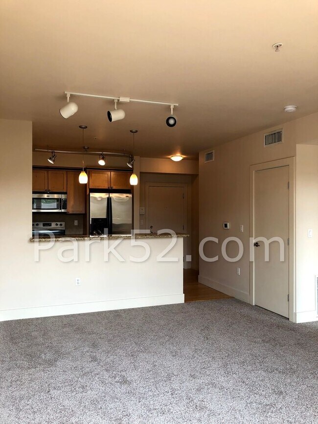Building Photo - 1 Bedroom Condo in Downtown Tacoma
