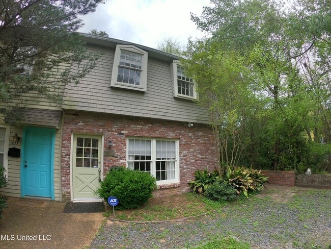 Primary Photo - 1235 Linden Pl