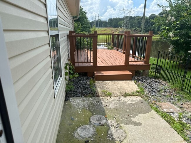 Building Photo - 6686 Browns Mill Ferry Dr