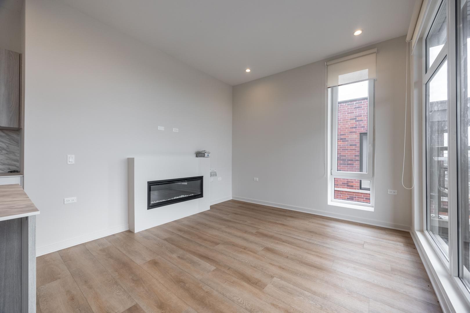 Building Photo - 3207 N Narragansett Ave