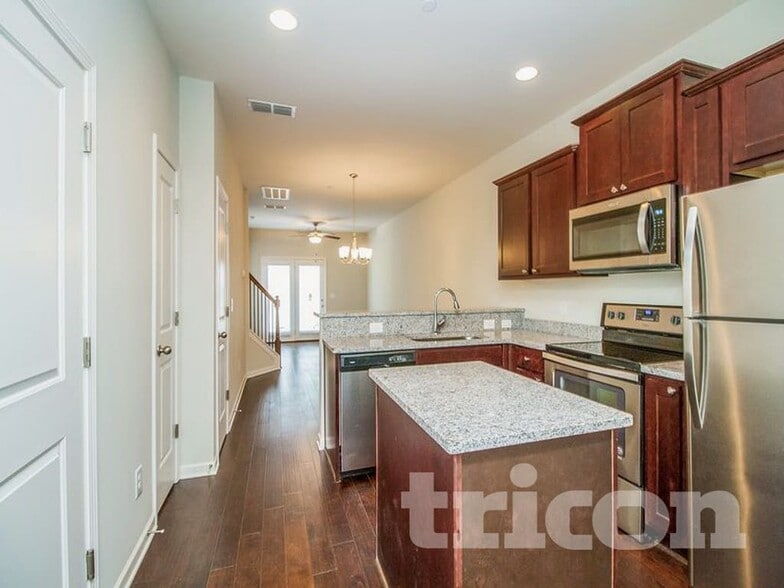 Building Photo - 211 Ashmere Ct