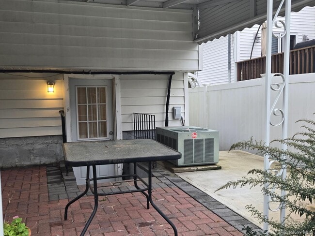 Building Photo - 38 Ripley Dr