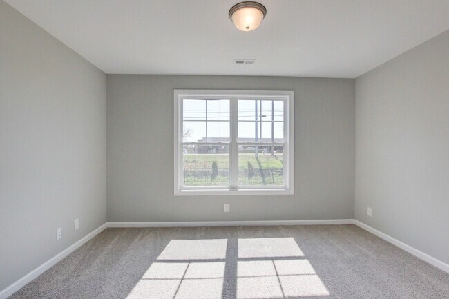 Building Photo - 818 Limestone Wy