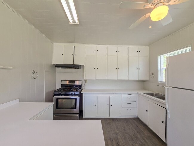 Building Photo - Cute 2 bedroom & 1 bath Home in Shawnee!