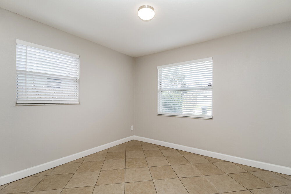 Building Photo - 4764 Miramar Rd
