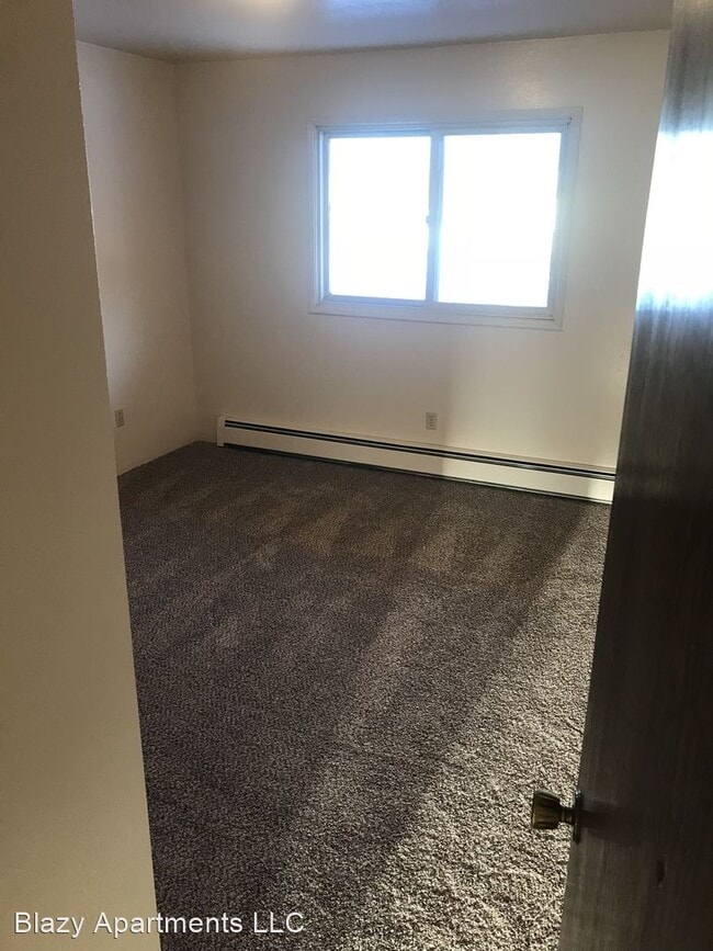 Building Photo - 154 S Binkley St