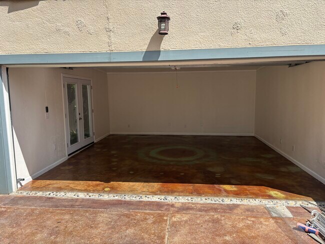 Private Flex Room/Garage - 1248 S Rimpau Blvd