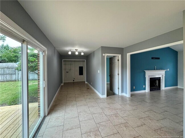 Building Photo - 5026 Waterford Dr