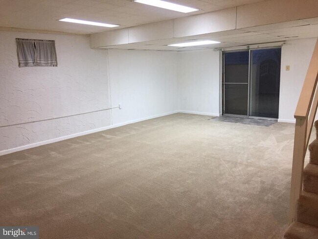 Building Photo - 5205 Pumphrey Dr