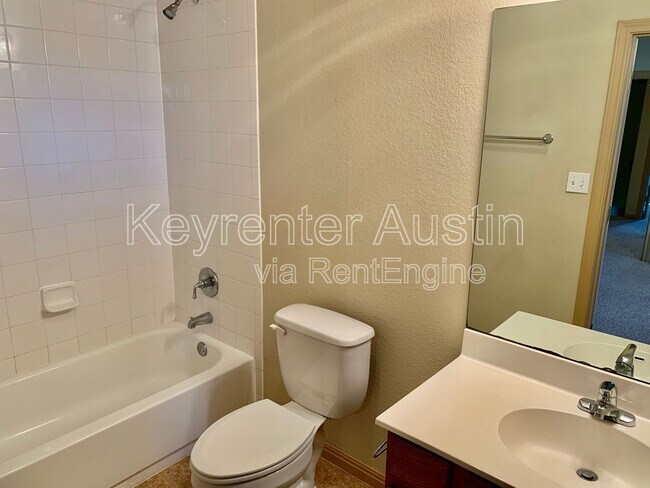 Building Photo - 1535 Parkfield Cir