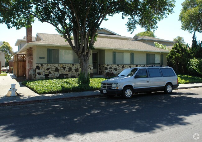 Primary Photo - 855 Burbank Dr