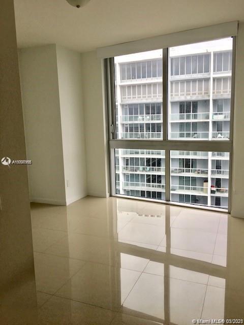 Building Photo - 475 Brickell Ave