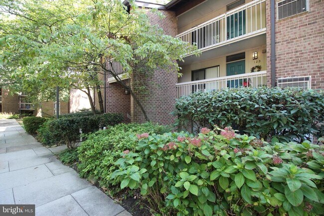 Building Photo - 1570 Moorings Dr