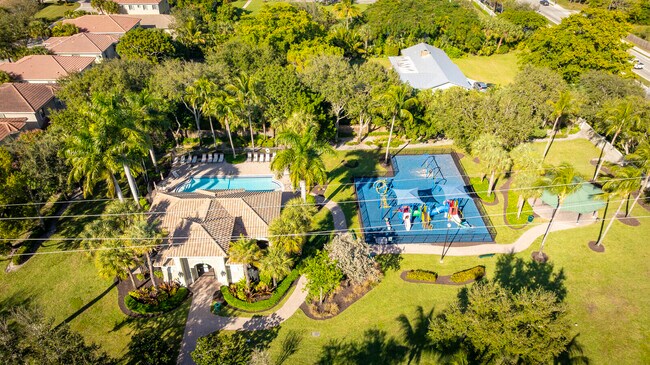 Building Photo - 7167 Ivy Crossing Ln