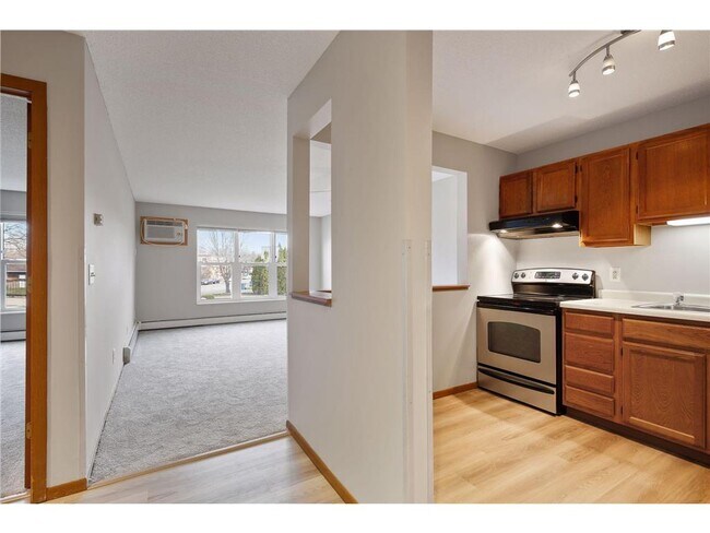 Building Photo - 720 3rd Ave NE