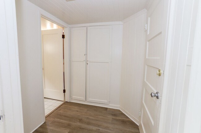 Building Photo - 3 Bed / 2 Bath charming home in upscale neighborhood near Glen Park. YouTube Tour!!