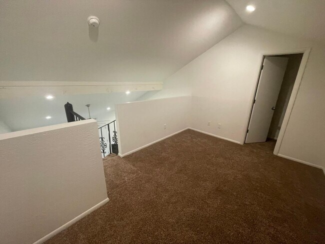 Building Photo - 4901 S Calle Los Cerros Dr