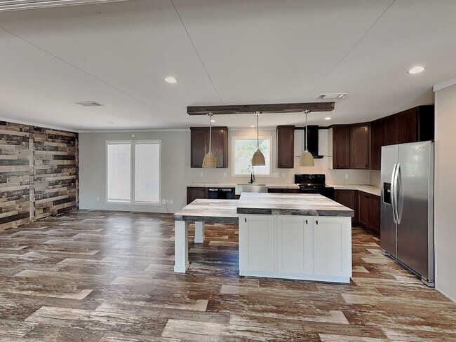 Building Photo - 1601 Quail Run