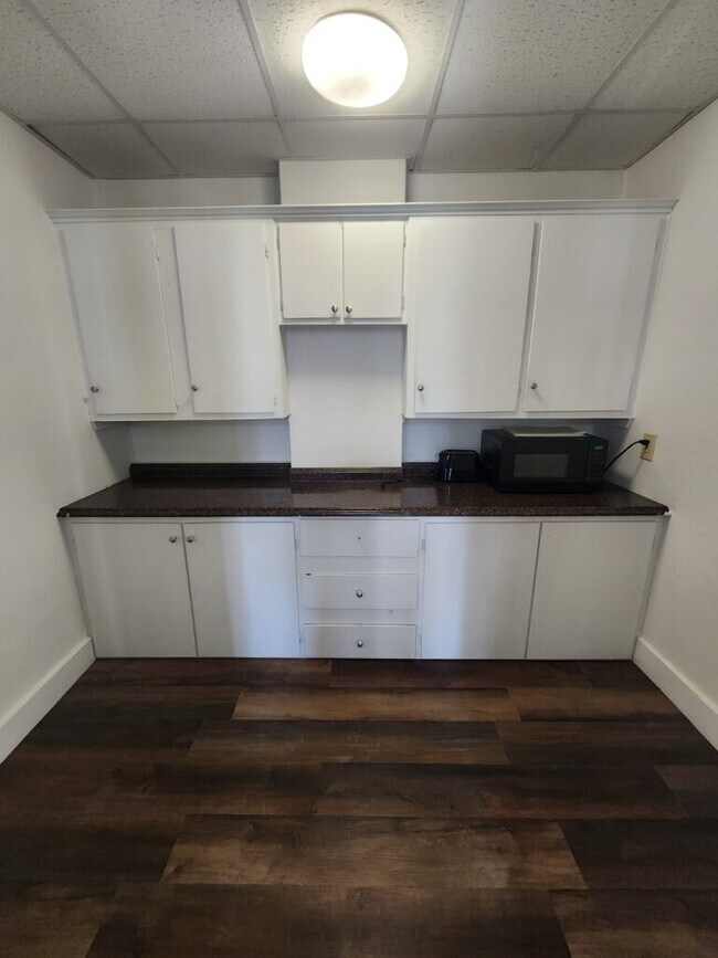 Building Photo - 263-265 Park St