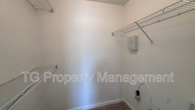 Building Photo - 8539 Gate Pkwy W