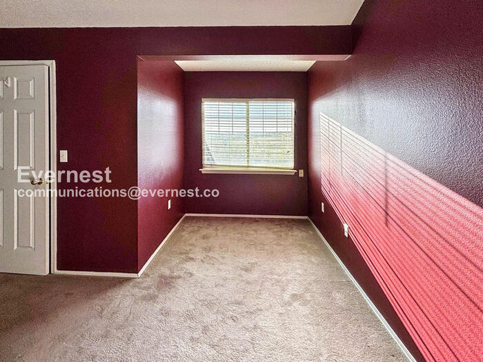 Building Photo - 2016 Oxford Ln