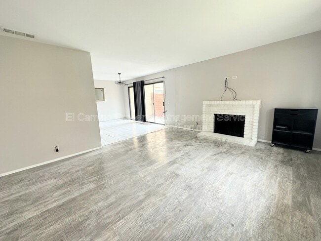 Building Photo - 955 Lamark Ln