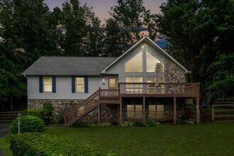 Building Photo - 15 Tiffany Ln