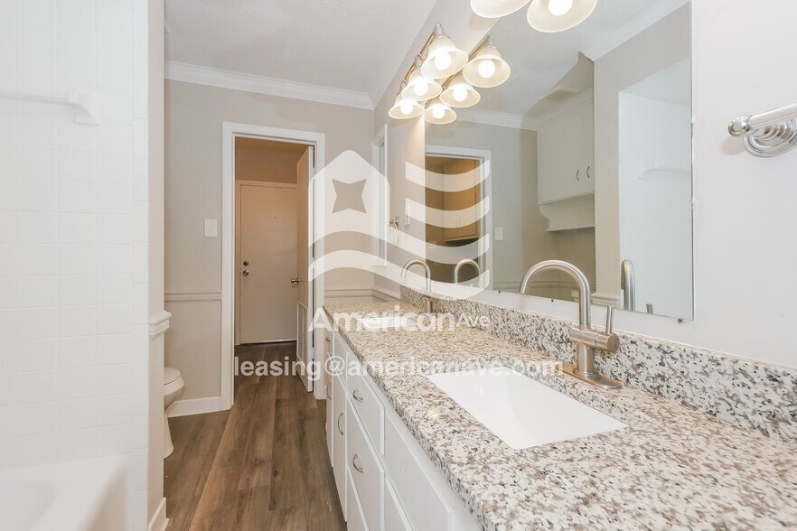 Building Photo - 4902 20th Ave