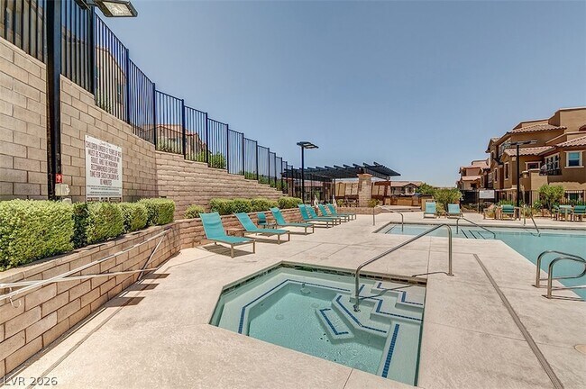 Building Photo - 73 Alamere Falls Dr