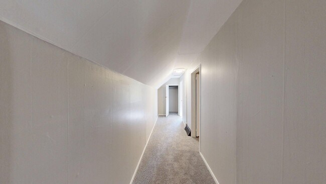 Building Photo - Cudell/West Blvd neighborhood; 4 bedroom/1 bath single family house for rent!