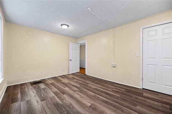 Building Photo - 75 Hamilton St