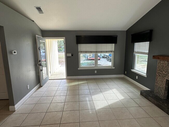 Building Photo - 218 Sparkleberry Ln