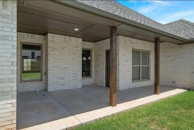 Building Photo - 11628 NW 105th St