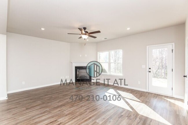 Building Photo - Elegant Townhouse in City of Buford School District!