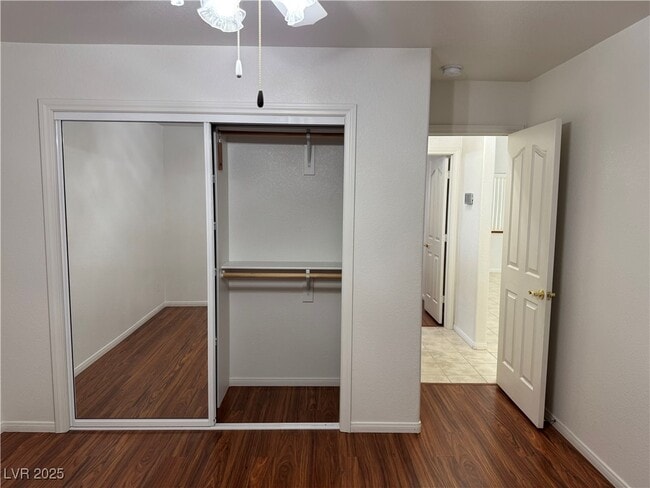 Building Photo - 1841 S Vineyard Dr W