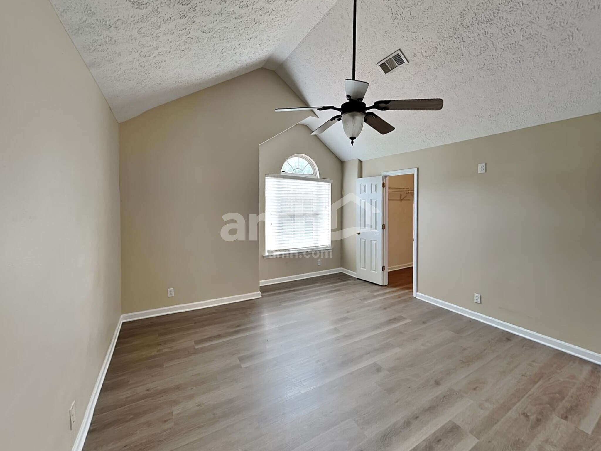 Building Photo - 107 Edgewater Pl