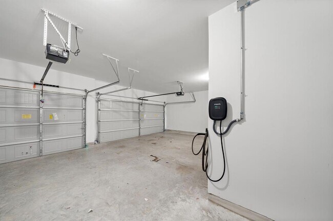 Building Photo - 807 Brazos Trl