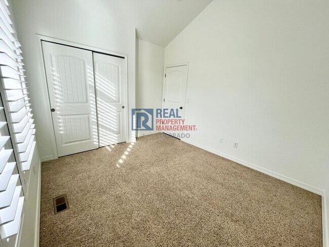 Building Photo - 10831 Fossil Dust Dr