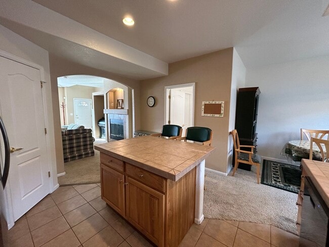 Building Photo - Fully Furnished 2 Bed, 2.5 Bath Fort Collins Townhome