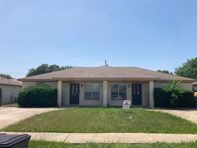 Primary Photo - 2005 Windward Dr