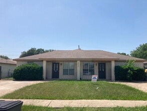 Building Photo - 2005 Windward Dr