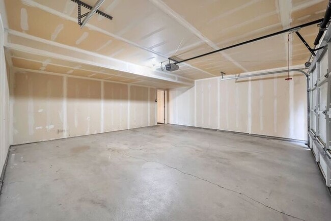 Building Photo - Awesome 2 Story Townhome in Vineyard with ...