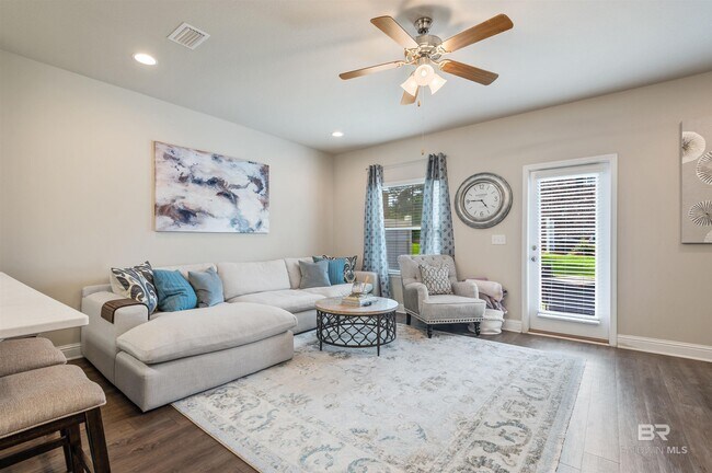 Building Photo - 6780 Spaniel Dr